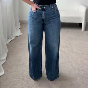 Madewell curvy med superwide-leg jean. color fannin. Size 30